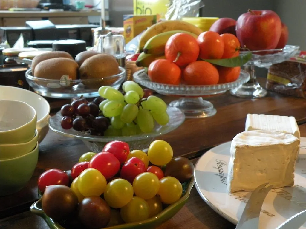 B&B Living In Brusel, Urban B&B Etterbeek 5*,