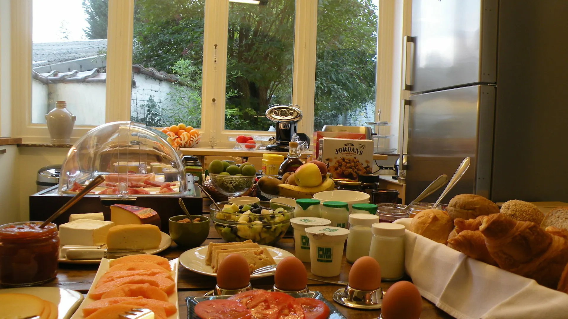 B&B Living In Brusel, Urban B&B Etterbeek 5*,  Belgium